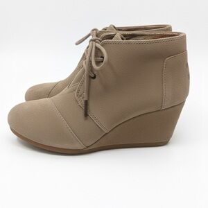 👢TOMS Suede wedge booties
